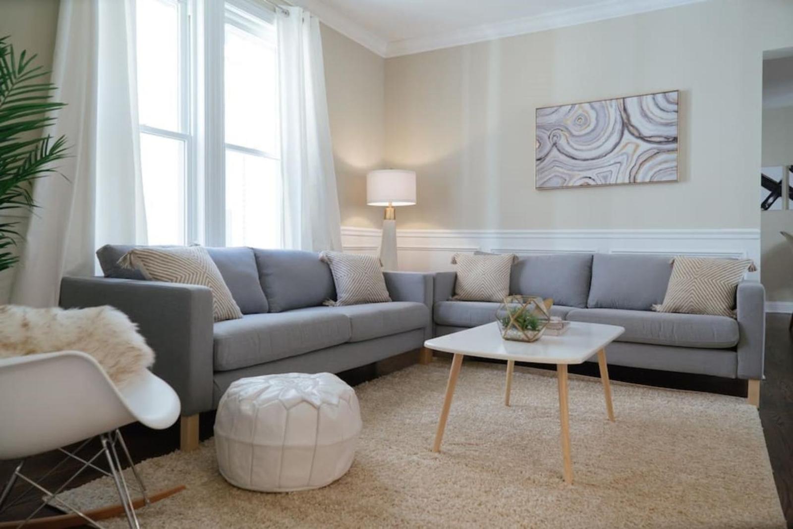 Lovely 3BR Apt Perfect for Cityscape near O'Hare C4 Main image 2
